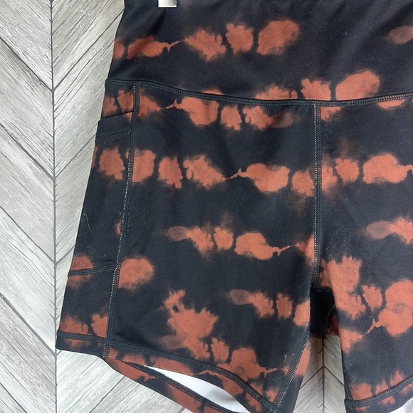 BE. Active biker shorts - Picture 3 of 8